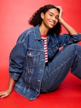 M • Disney × Old Navy • Oversized Minnie Mouse Jean Trucker Jacket